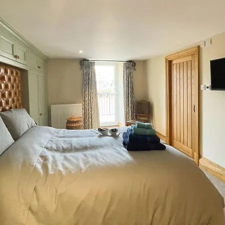 Waterside On Sandgate Tatil Evi *