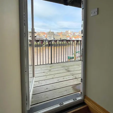 Waterside On Sandgate